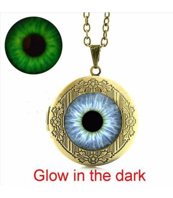 Magisches Auge Medaillon Halskette    ***Glow in the Dark***