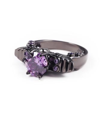 Skull Gothic Ring mit Kristall *Flügel*