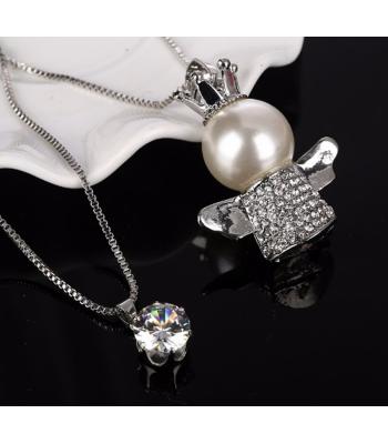 Doppelkette mit Kristall und Engel mit Krone